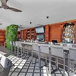 Mvr - #1 Stay In Miami - The Reviews Say Yes