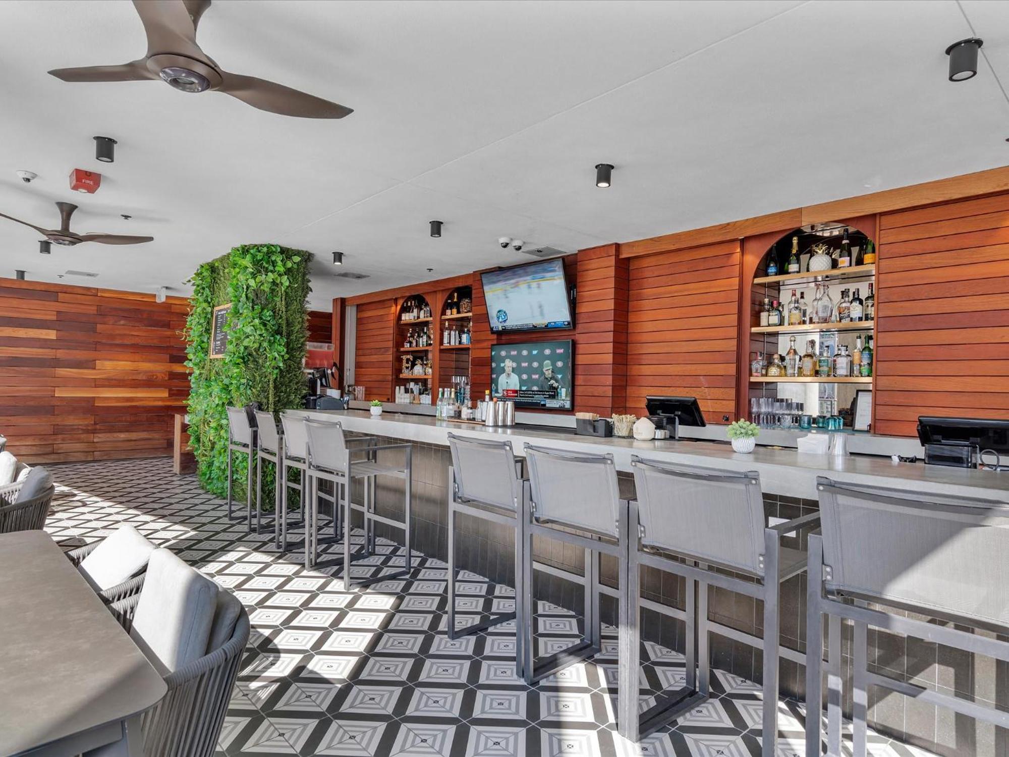 Mvr - #1 In - The Reviews Say Yes * Miami