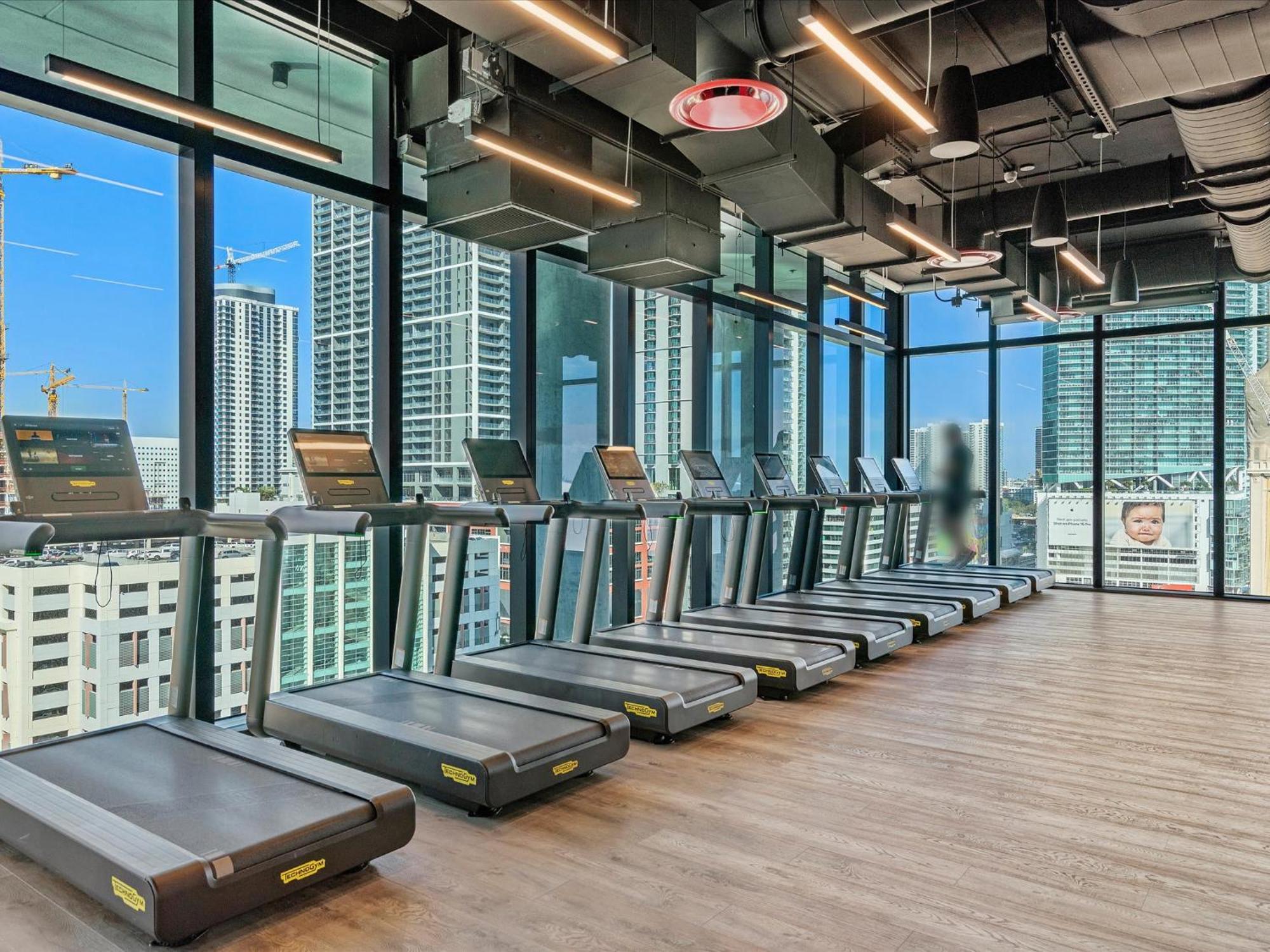 Mvr - #1 In - The Reviews Say Yes Miami
